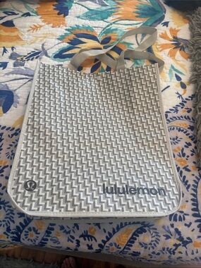 lululemon athletica Large Gray & White Chevron Tote